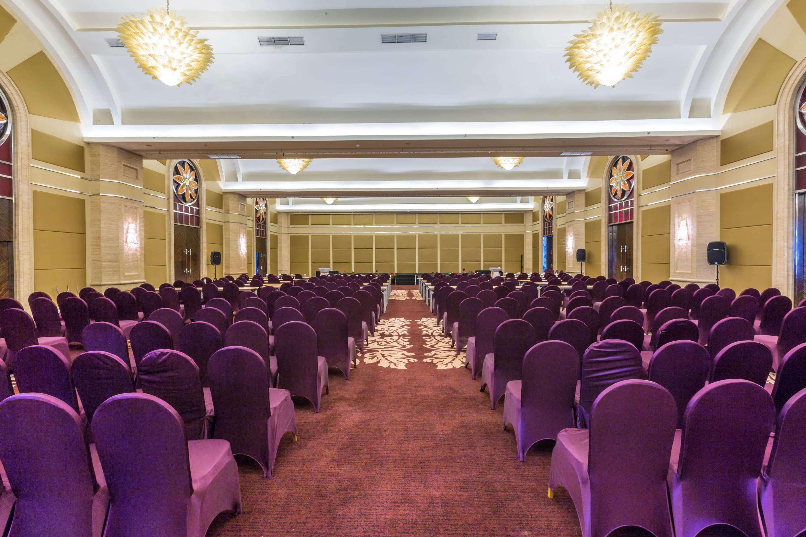 วินด์แฮม สุราบายา ซิต้ เซ็นเตอร์ Hotel ภายนอก รูปภาพ