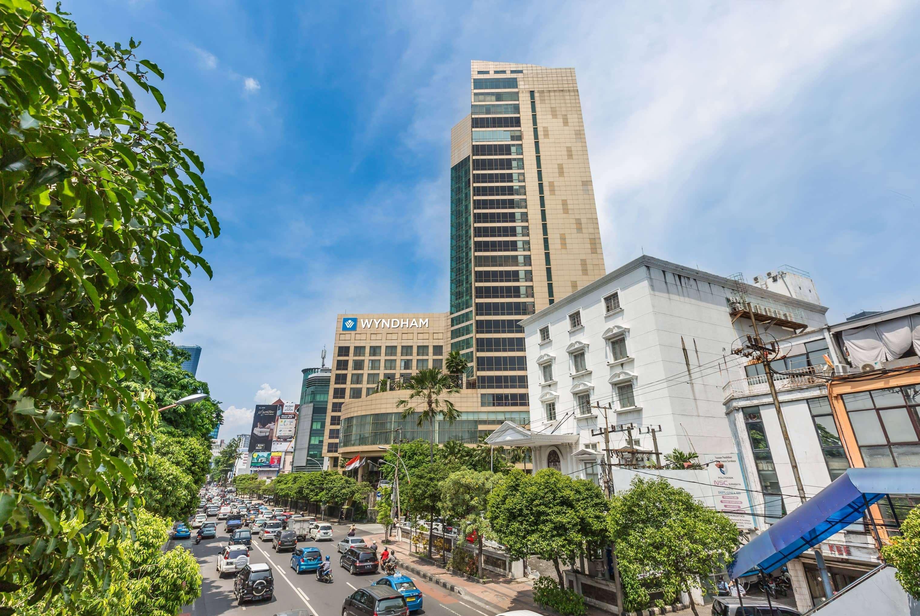 วินด์แฮม สุราบายา ซิต้ เซ็นเตอร์ Hotel ภายนอก รูปภาพ