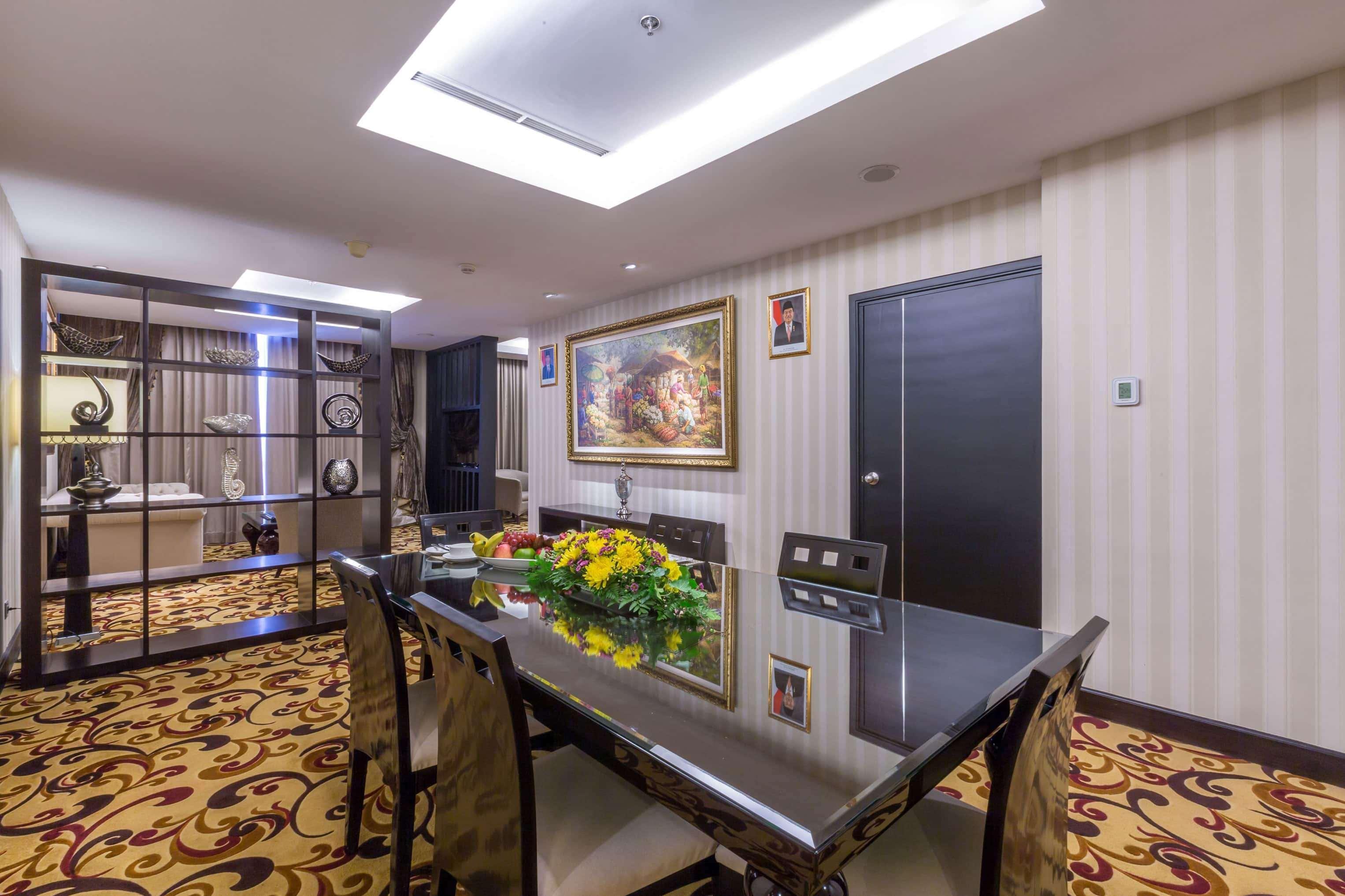 วินด์แฮม สุราบายา ซิต้ เซ็นเตอร์ Hotel ภายนอก รูปภาพ