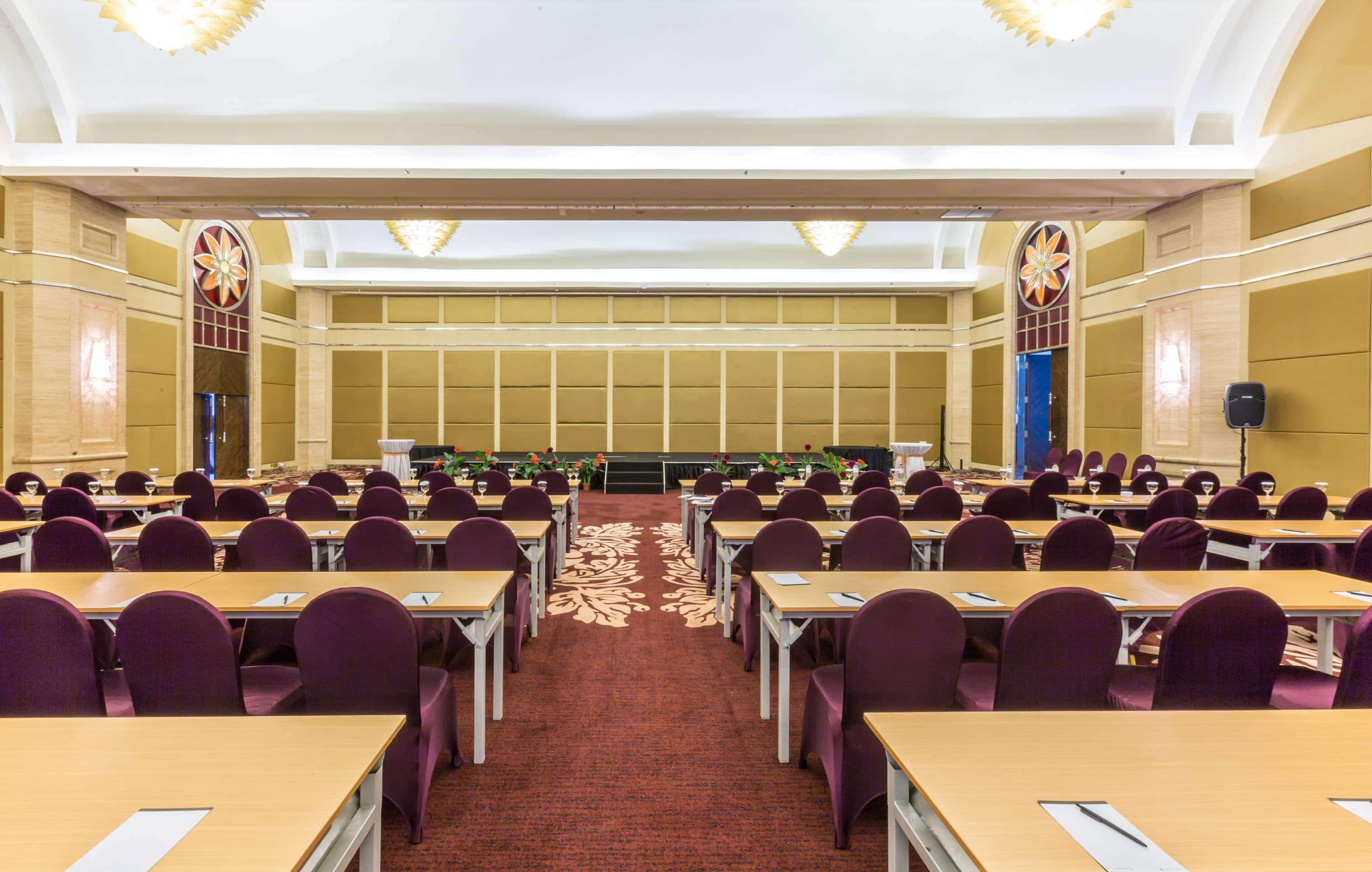 วินด์แฮม สุราบายา ซิต้ เซ็นเตอร์ Hotel ภายนอก รูปภาพ