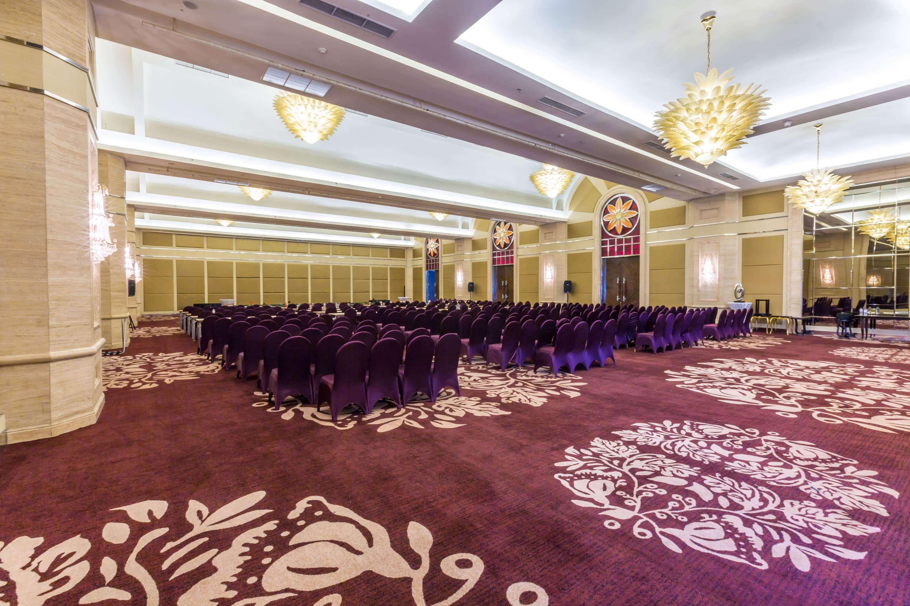 วินด์แฮม สุราบายา ซิต้ เซ็นเตอร์ Hotel ภายนอก รูปภาพ