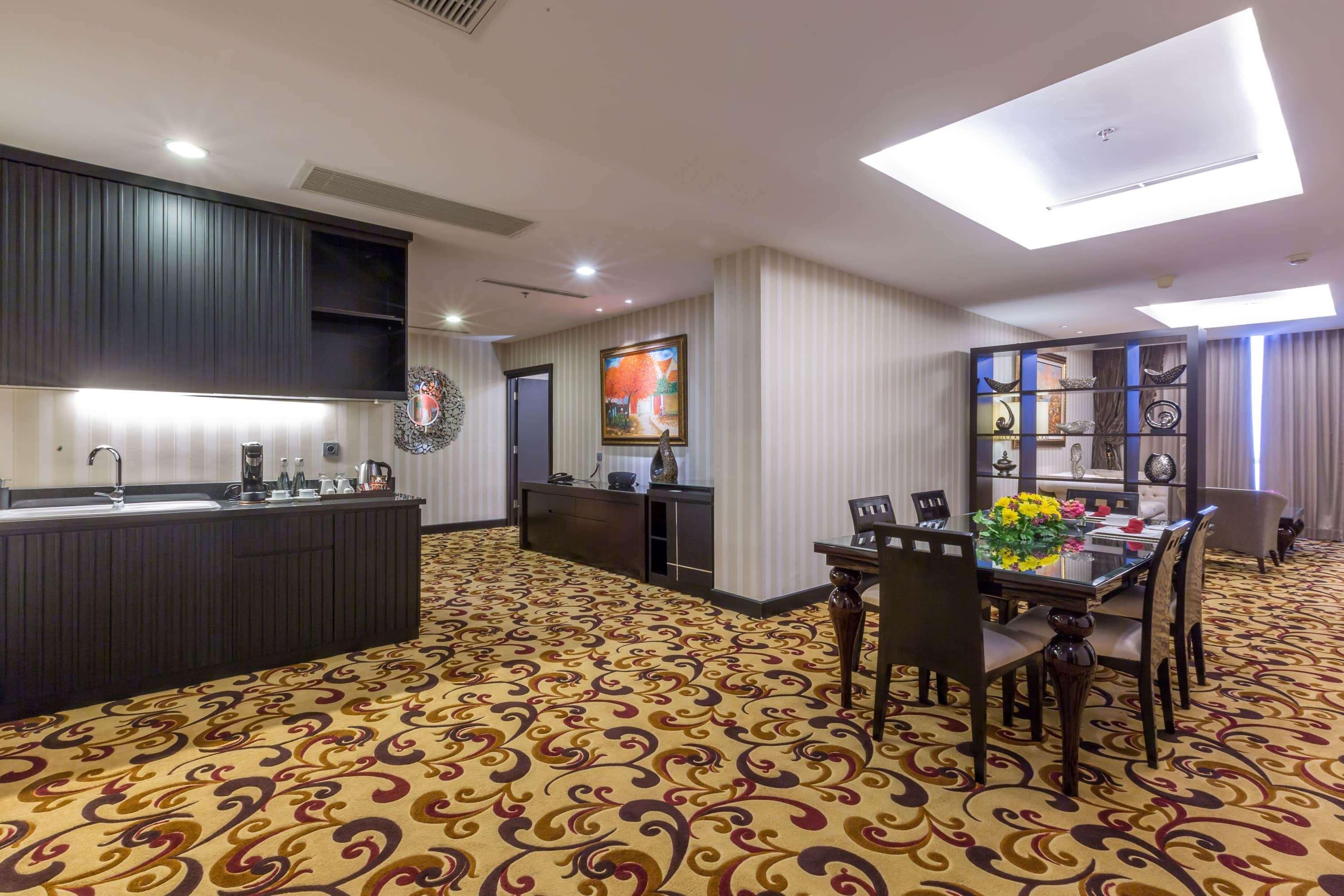 วินด์แฮม สุราบายา ซิต้ เซ็นเตอร์ Hotel ภายนอก รูปภาพ