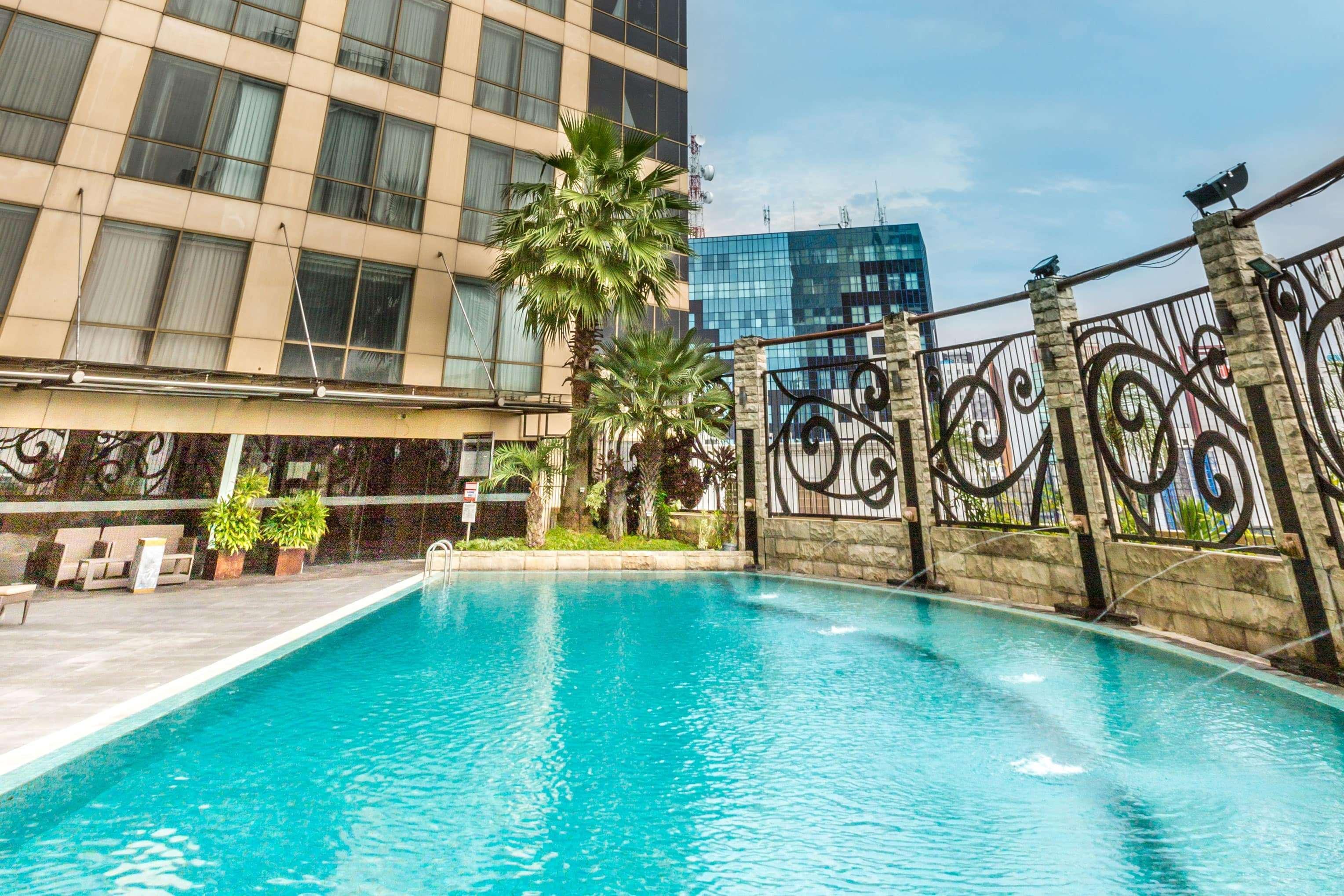 วินด์แฮม สุราบายา ซิต้ เซ็นเตอร์ Hotel ภายนอก รูปภาพ