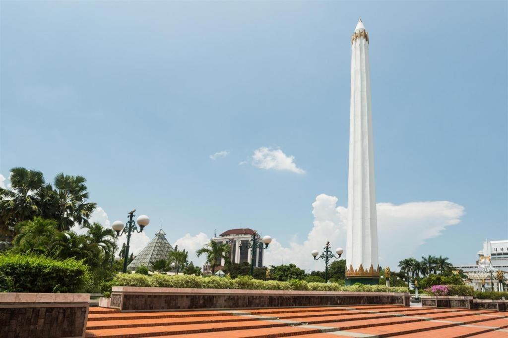 วินด์แฮม สุราบายา ซิต้ เซ็นเตอร์ Hotel ภายนอก รูปภาพ