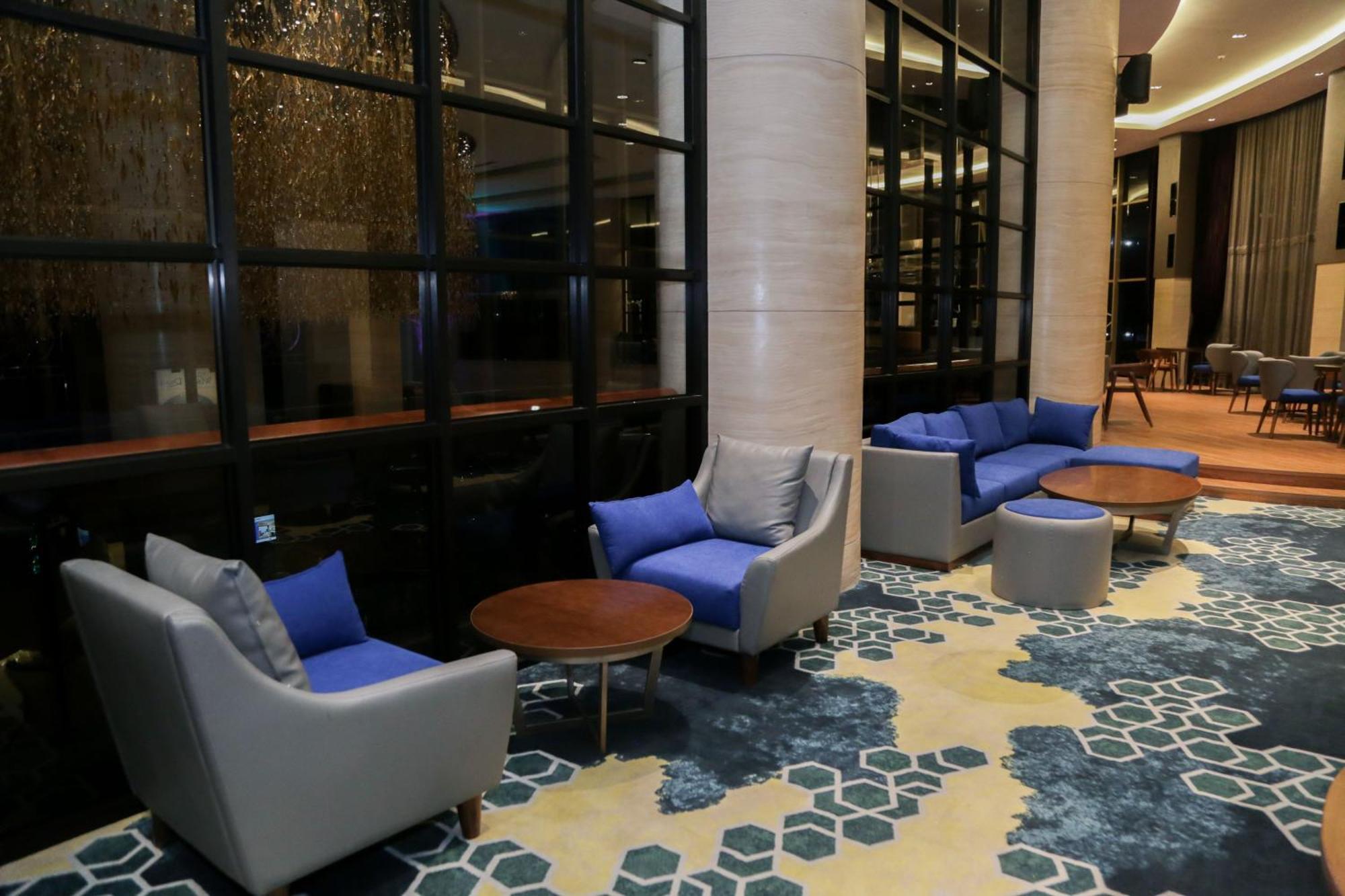วินด์แฮม สุราบายา ซิต้ เซ็นเตอร์ Hotel ภายนอก รูปภาพ