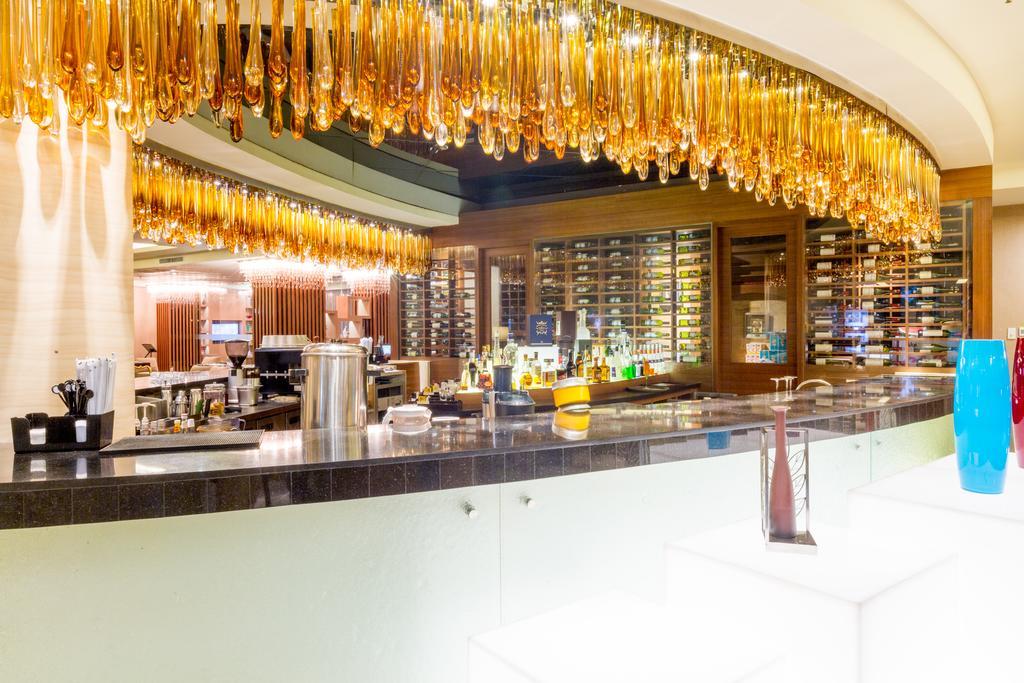 วินด์แฮม สุราบายา ซิต้ เซ็นเตอร์ Hotel ภายนอก รูปภาพ