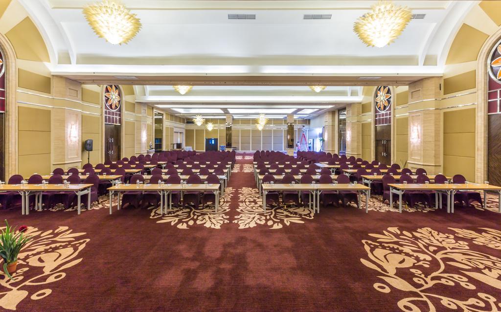 วินด์แฮม สุราบายา ซิต้ เซ็นเตอร์ Hotel ภายนอก รูปภาพ