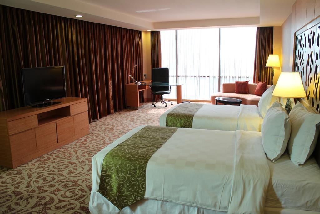 วินด์แฮม สุราบายา ซิต้ เซ็นเตอร์ Hotel ภายนอก รูปภาพ