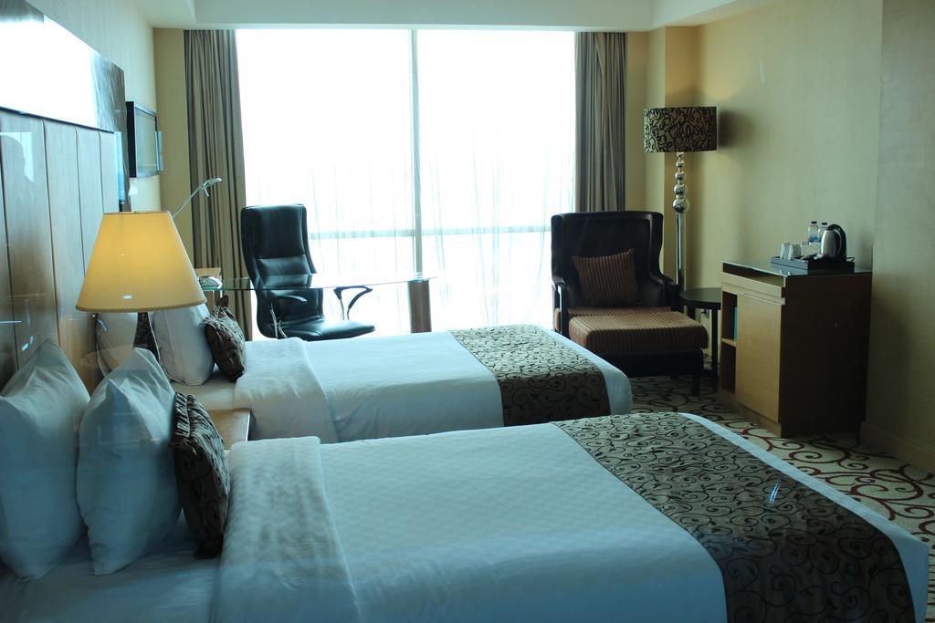 วินด์แฮม สุราบายา ซิต้ เซ็นเตอร์ Hotel ภายนอก รูปภาพ