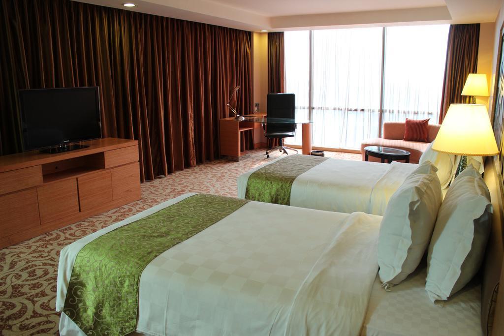วินด์แฮม สุราบายา ซิต้ เซ็นเตอร์ Hotel ภายนอก รูปภาพ